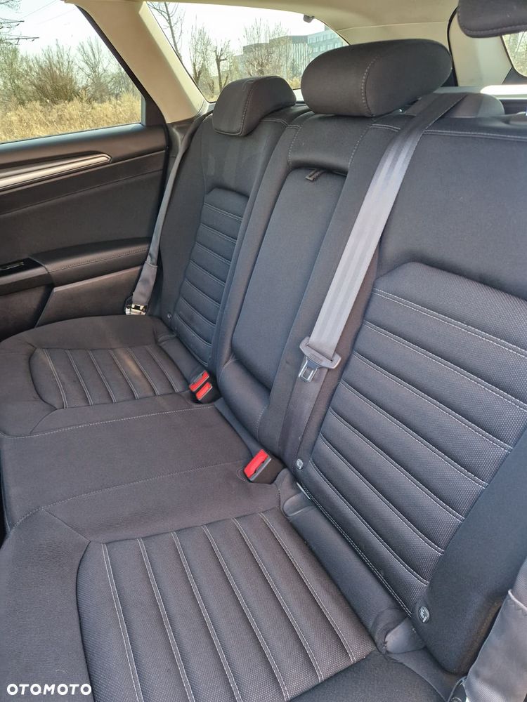 Ford Mondeo 2.0 TDCi STart-Stopp PowerShift-Aut Titanium - 4