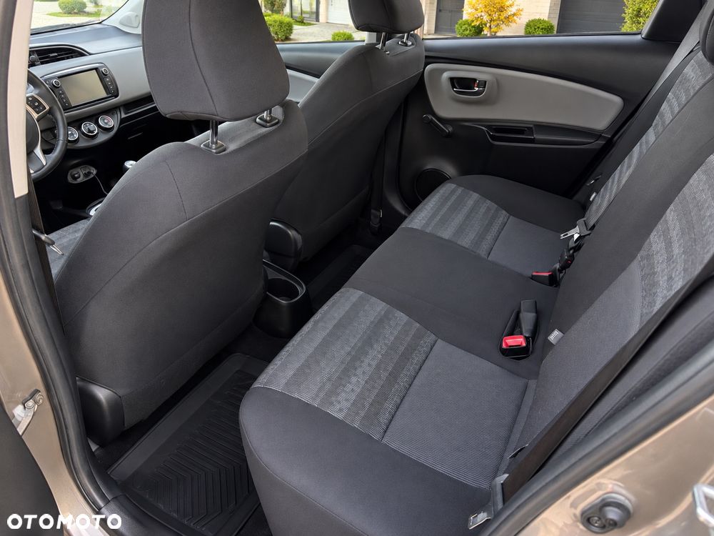 Toyota Yaris 1.33 Premium EU6 - 10