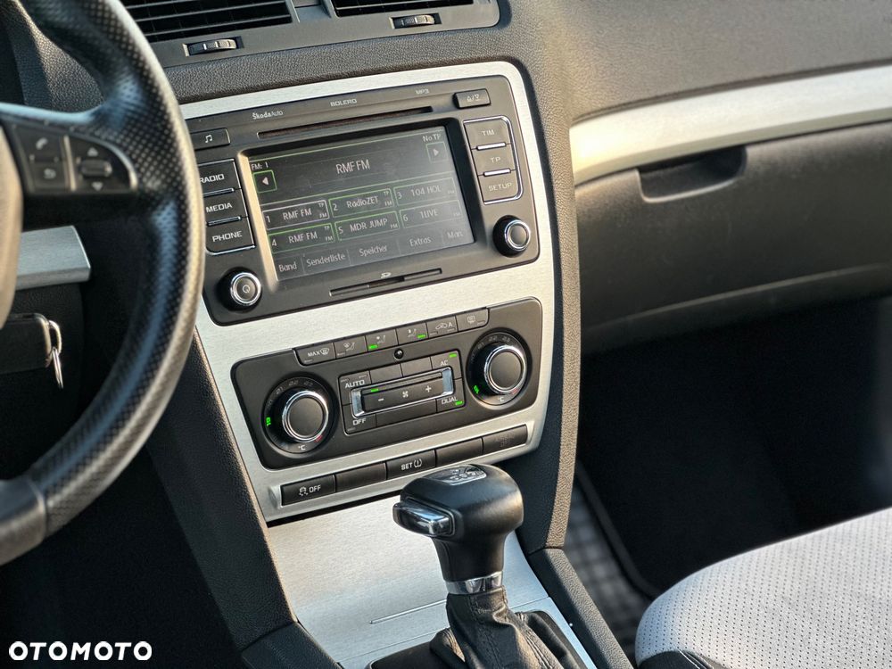 Skoda Octavia 2.0 TDI CR DPF DSG RS - 34