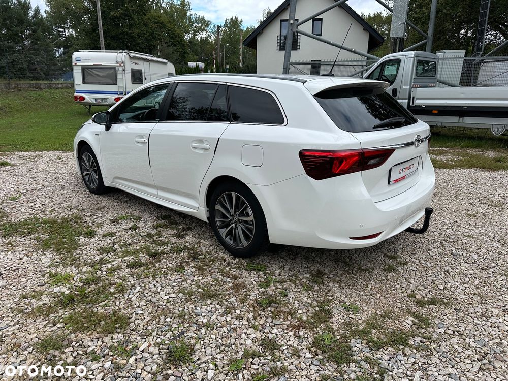 Toyota Avensis 1.8 Selection - 4