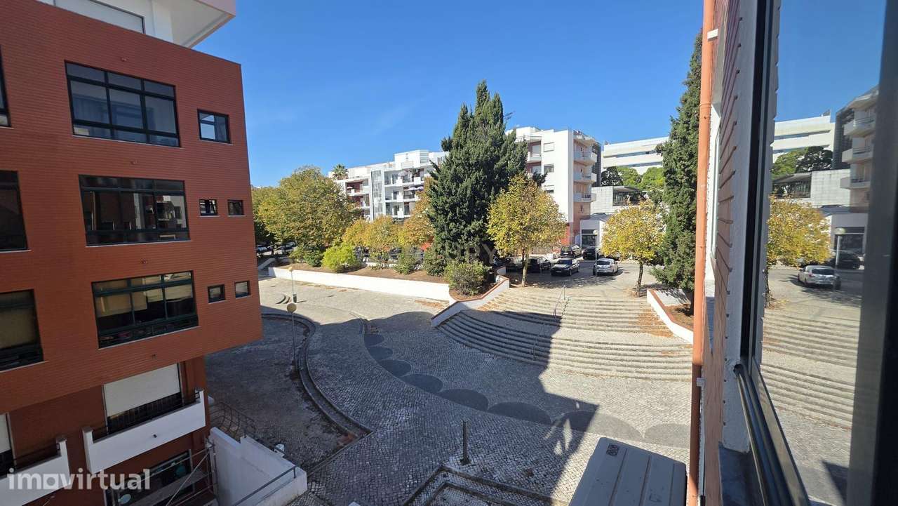 Apartamento T3 com 3 frentes na Ramalha com possibilidade de BOX ( Pra - Grande imagem: 4/4