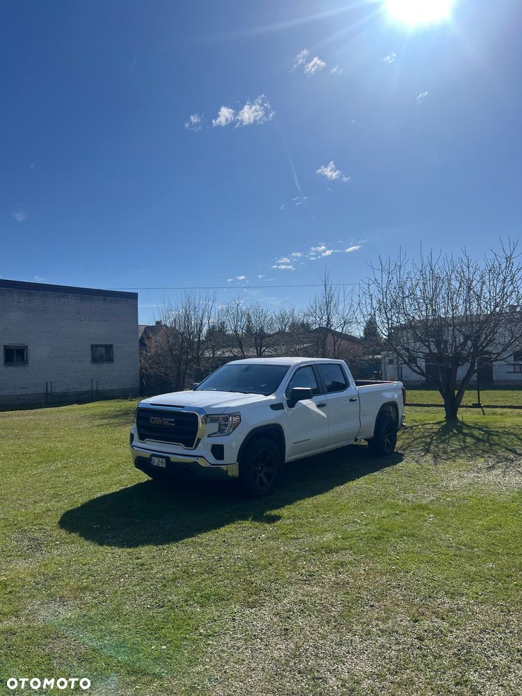 GMC Sierra - 1