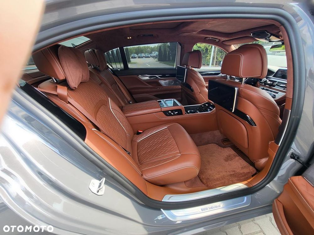BMW Seria 7 - 12