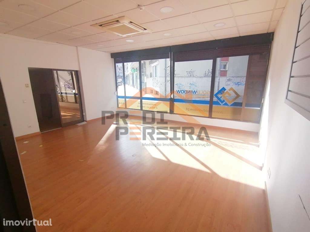 Reservado!
Loja localizada no Centro Comercial Oceano. - Grande imagem: 2/13