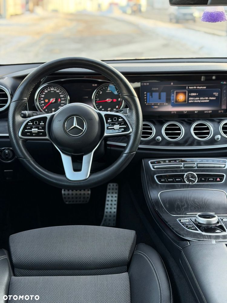 Mercedes-Benz Klasa E - 23