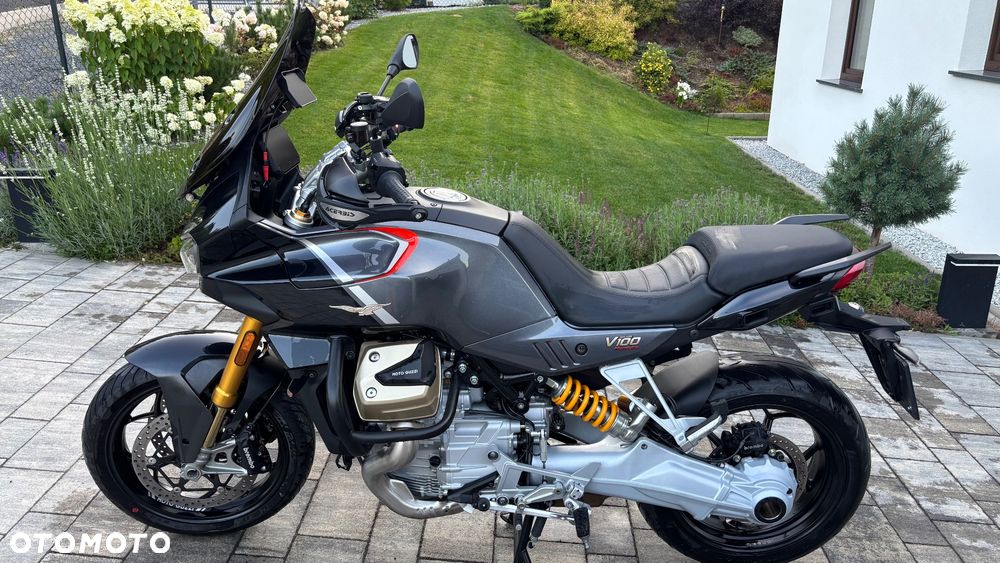 Moto Guzzi V100 Mandello - 1