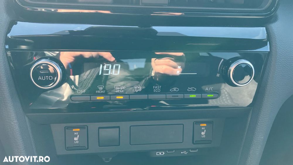 Toyota Yaris Cross 1.5 VVT-i HSD 4x2 Dynamic - 15