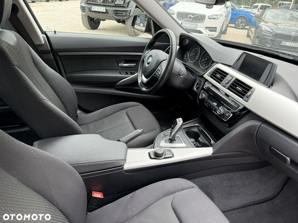 BMW 3GT 320i Advantage - 8