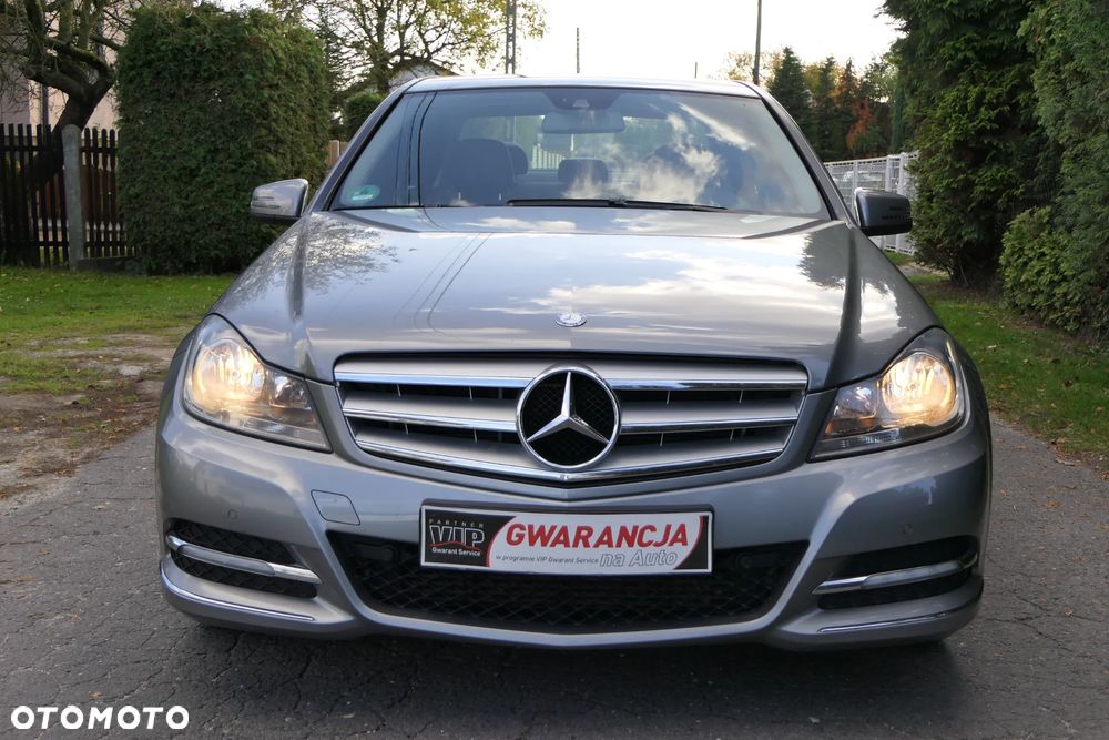 Mercedes-Benz Klasa C 180 CGI BlueEff Avantgarde - 17