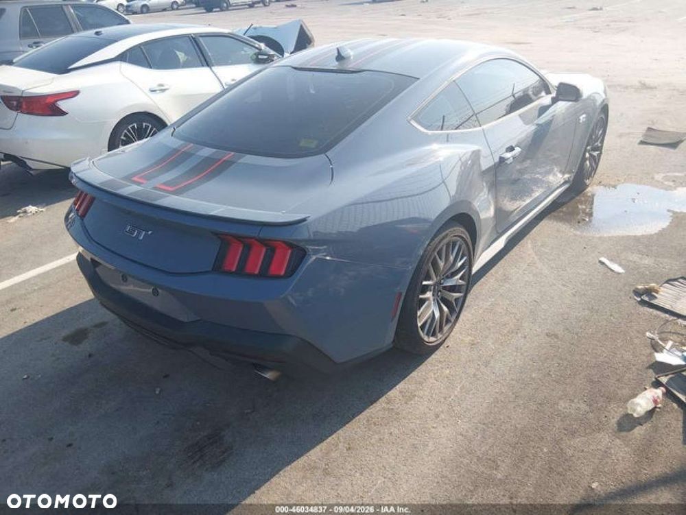 Ford Mustang - 5