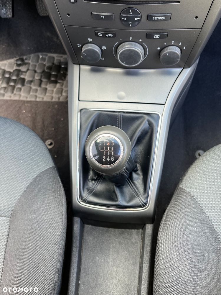 Opel Astra III 1.9 CDTI Cosmo - 32