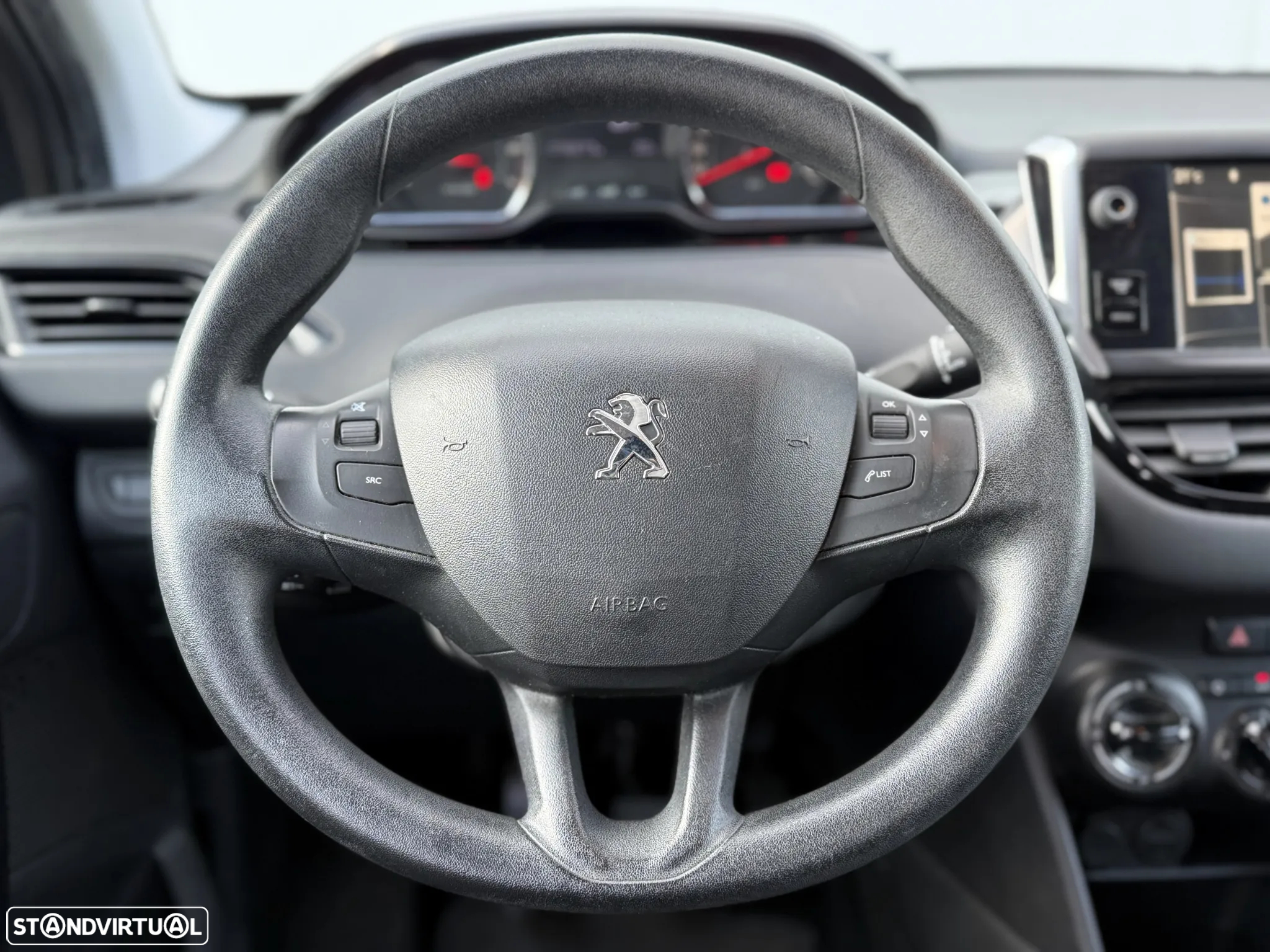 Peugeot 208 1.2 VTi Allure - 32