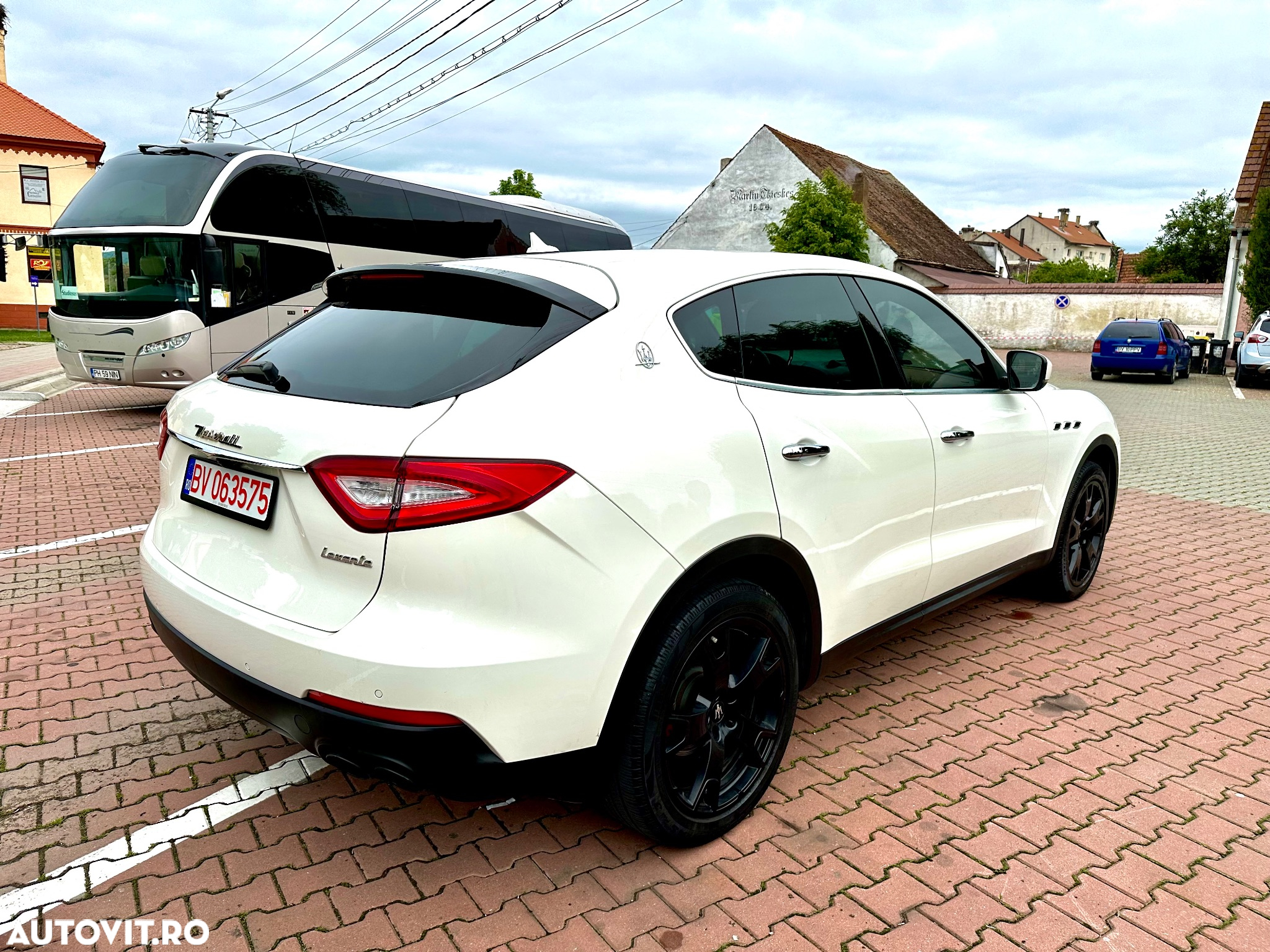 Maserati Levante Q4 Executive - 10