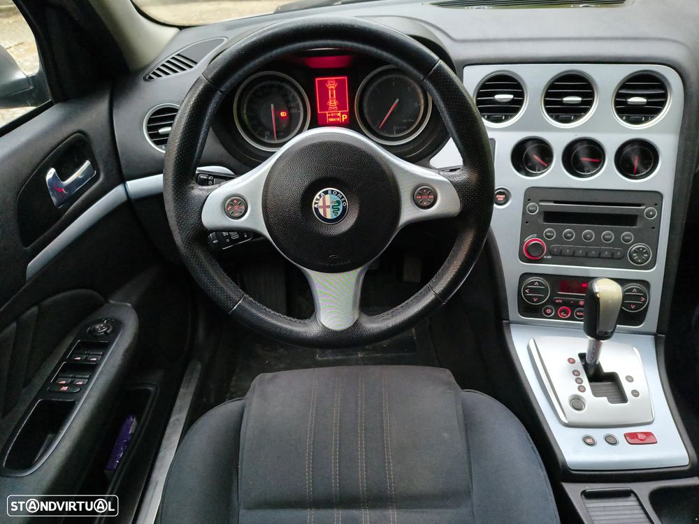 Alfa Romeo 159 1.9 JTDM 16V Q-Tronic TI - 16