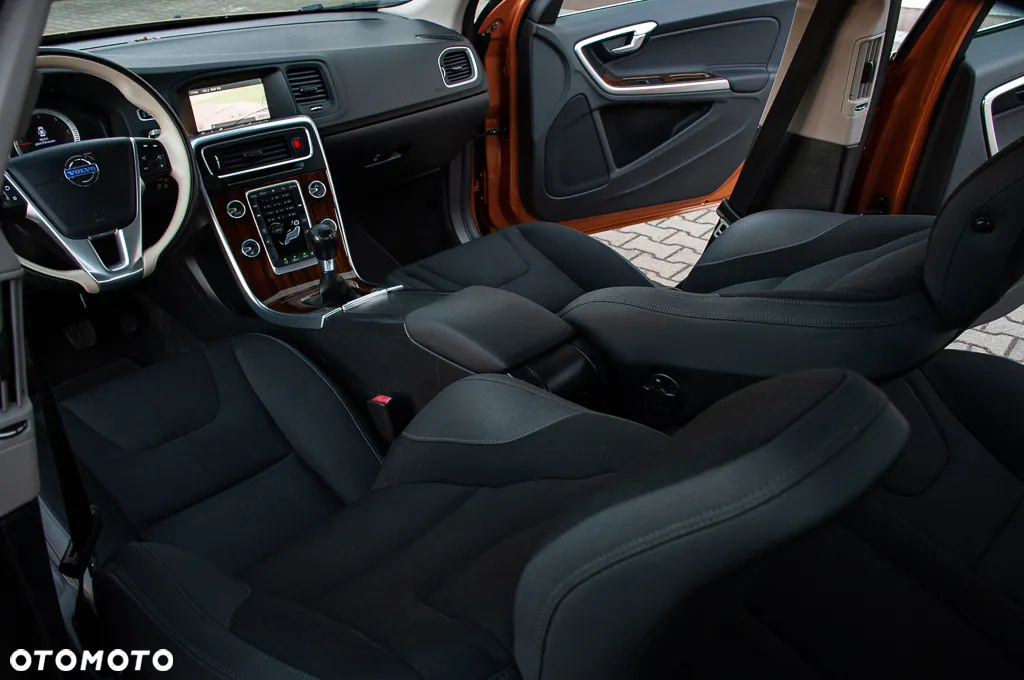 Volvo S60 - 25
