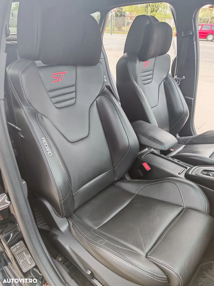 Ford Focus Powershift ST - 10