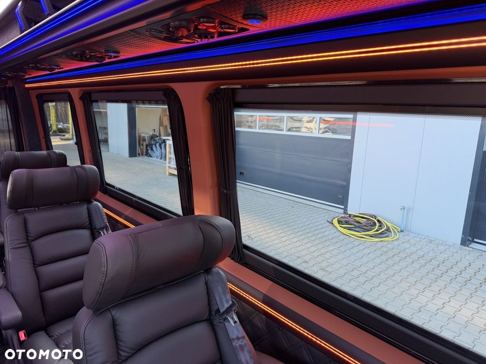 Mercedes-Benz Sprinter - 17
