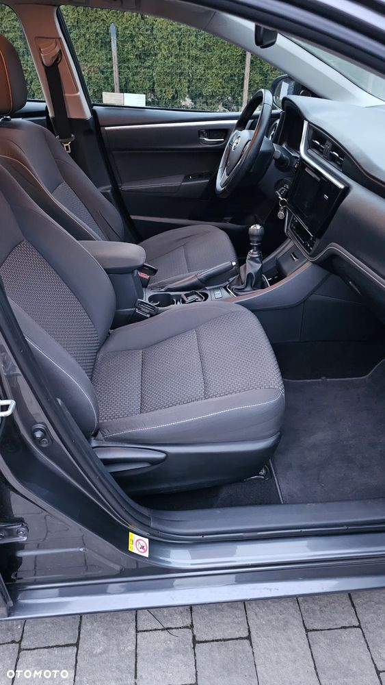 Toyota Corolla 1.6 Comfort - 11