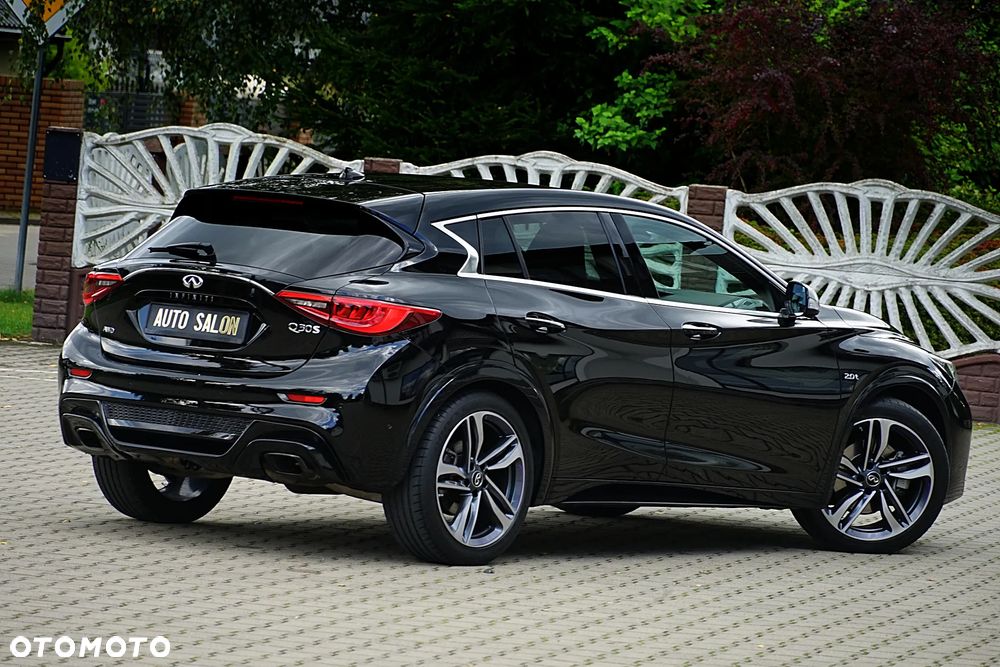 Infiniti Q30 2.0t DCT AWD Sport City Black - 15