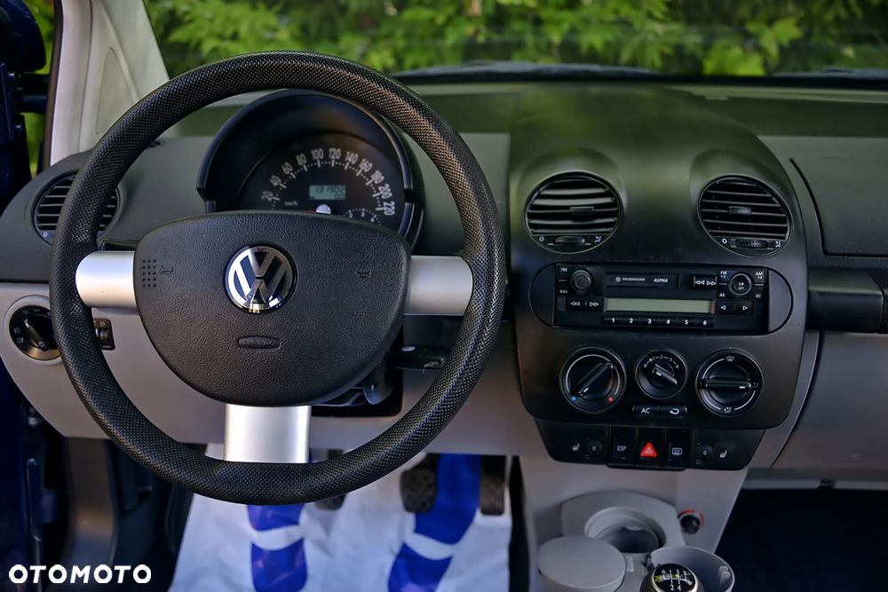 Volkswagen New Beetle - 7