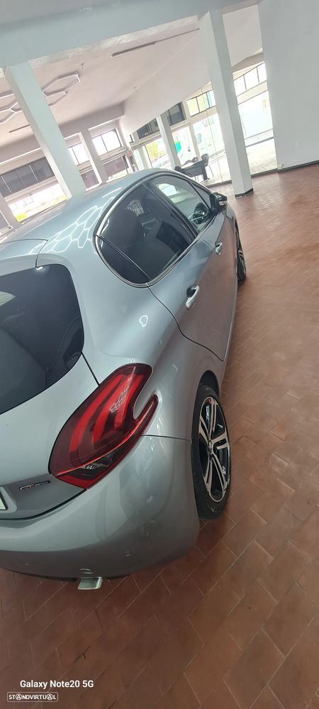 Peugeot 208 1.2 PureTech GT Line - 3