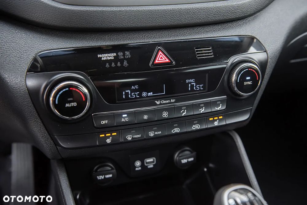 Hyundai Tucson blue 1.6 GDi 2WD Navi - 21