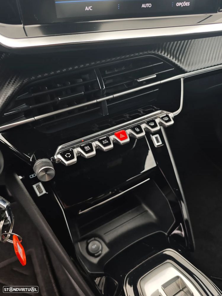 Peugeot 2008 1.2 PureTech Allure Pack EAT8 - 21