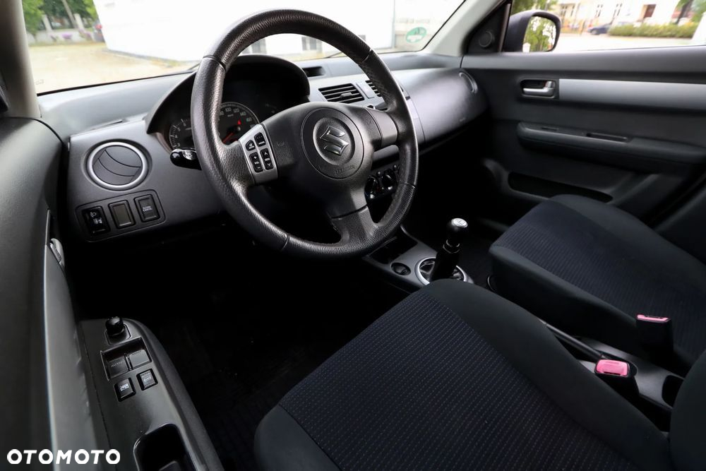 Suzuki Swift 1.3 Sunlight Edition - 9