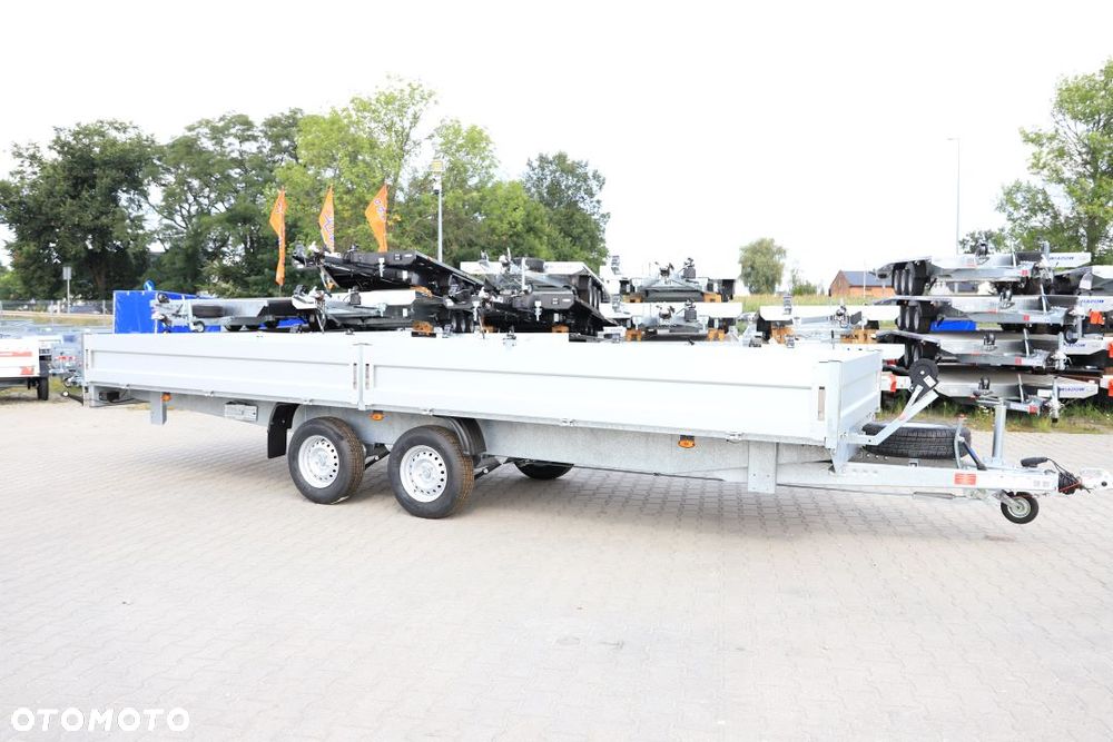 Niewiadów Boss 6.2 x 1.97 burty aluminiowe 2 osie po 1800kg koła 185R14C - 2