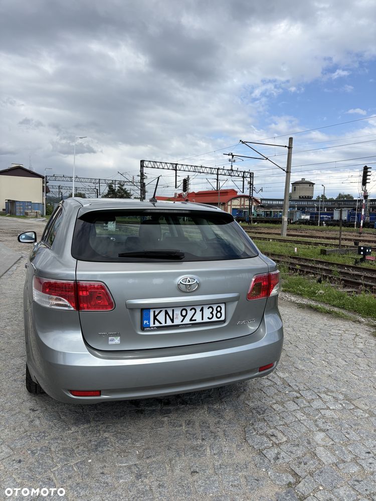Toyota Avensis - 5
