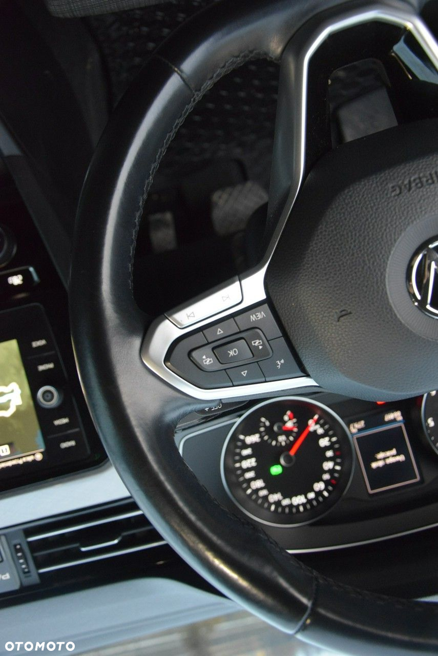 Volkswagen Passat - 20