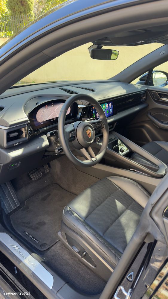 Porsche Macan Electric 4 - 16