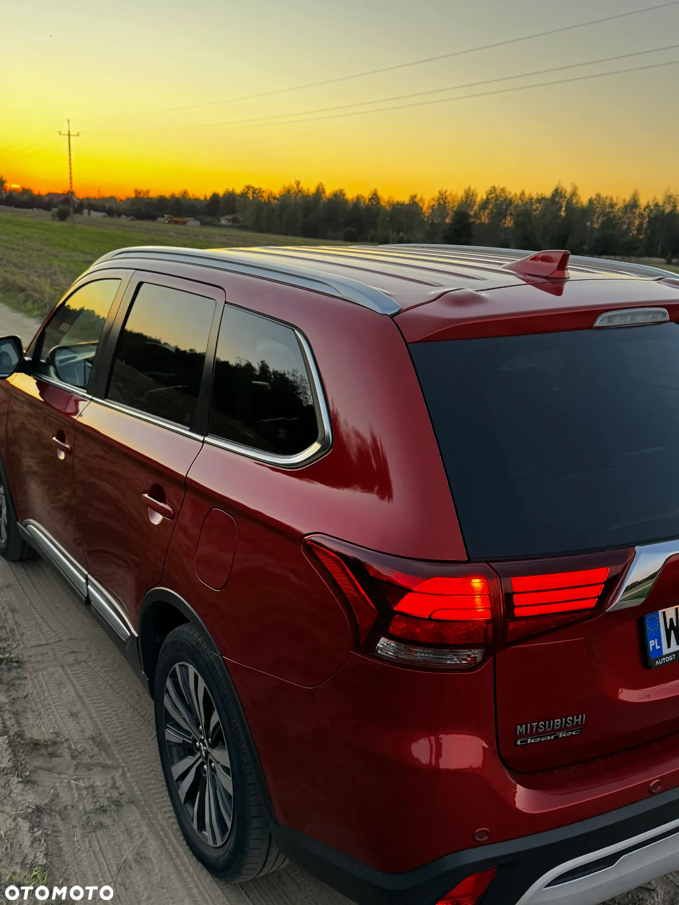 Mitsubishi Outlander 2.0 Instyle + 4WD CVT - 6