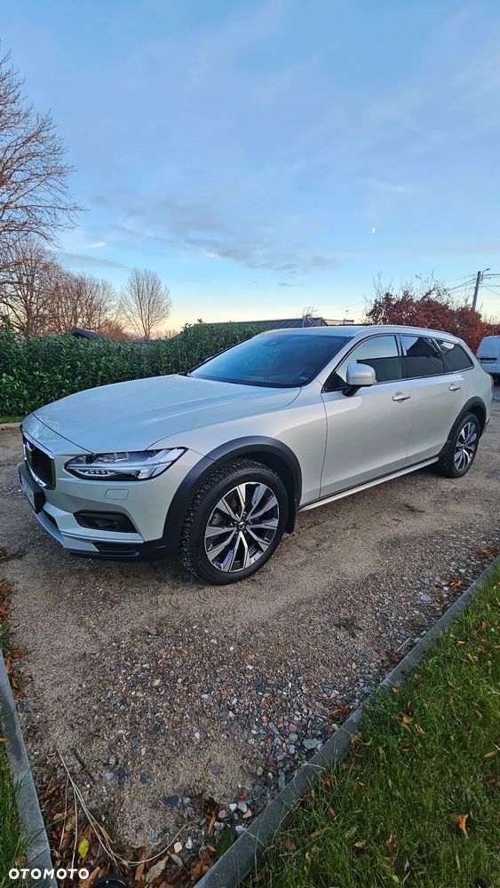 Volvo V90 Cross Country - 1