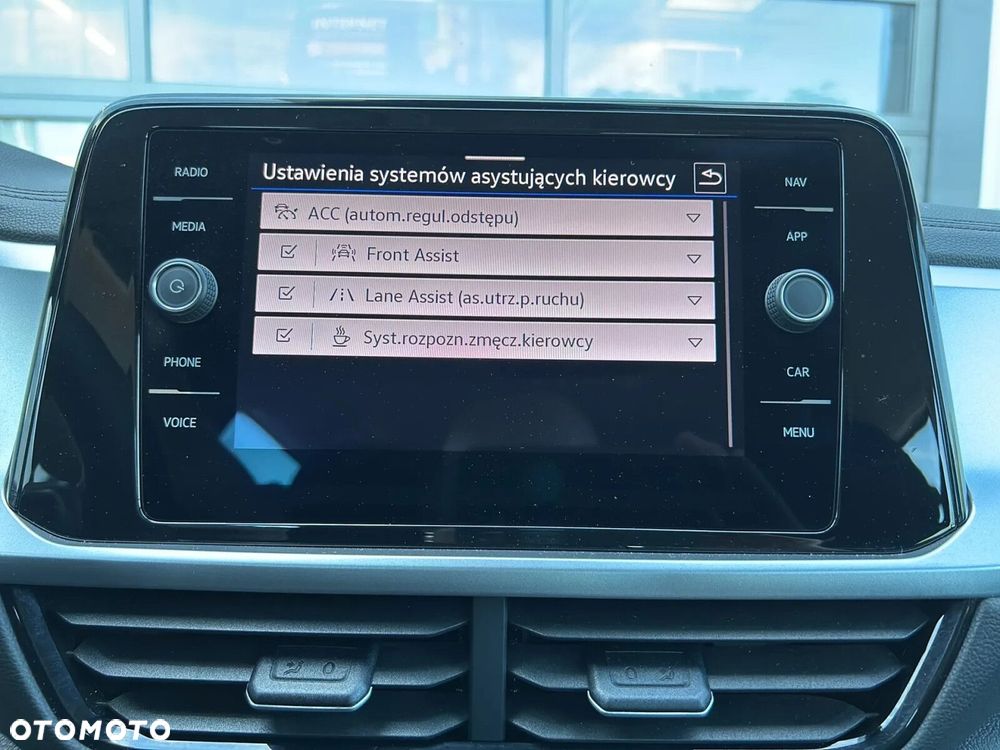 Volkswagen T-Roc 1.5 TSI Life Plus DSG - 29