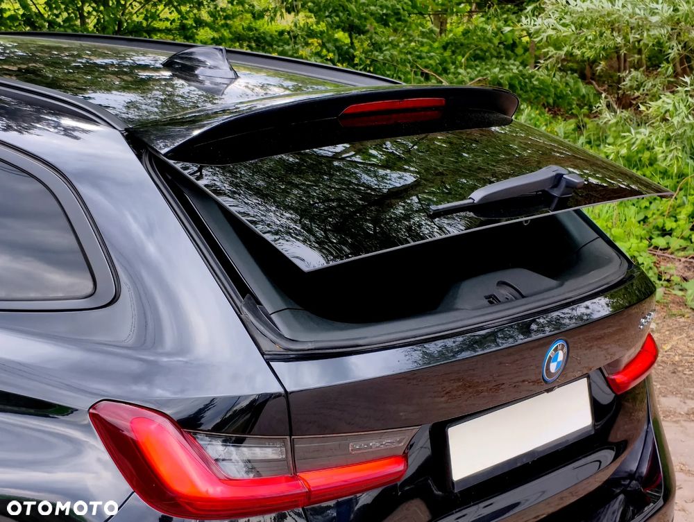 BMW Seria 3 330e - 26