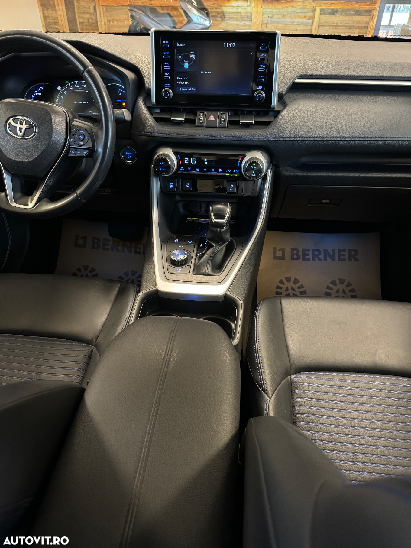 Toyota RAV4 - 24