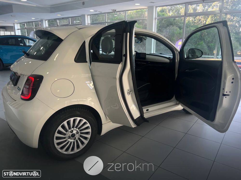 Fiat 500e 3 + 1 42 kWh - 6