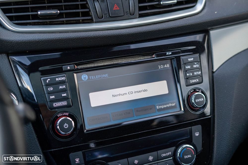 Nissan Qashqai 1.2 DIG-T N-Connecta 18 - 23