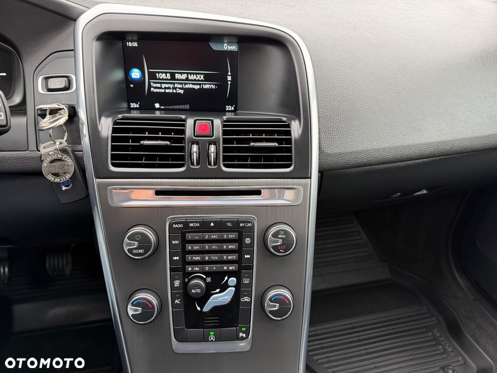 Volvo XC 60 D3 SCR Momentum - 7