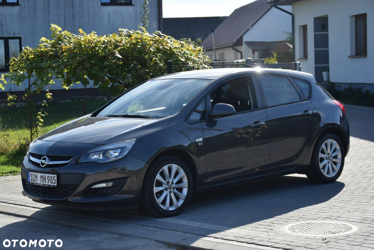 Opel Astra 1.4 Turbo 150 Jahre - 1