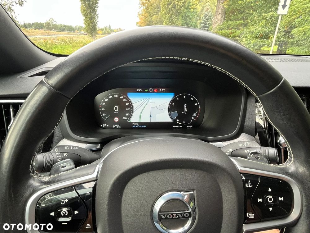 Volvo V60 T5 Geartronic R-Design - 19
