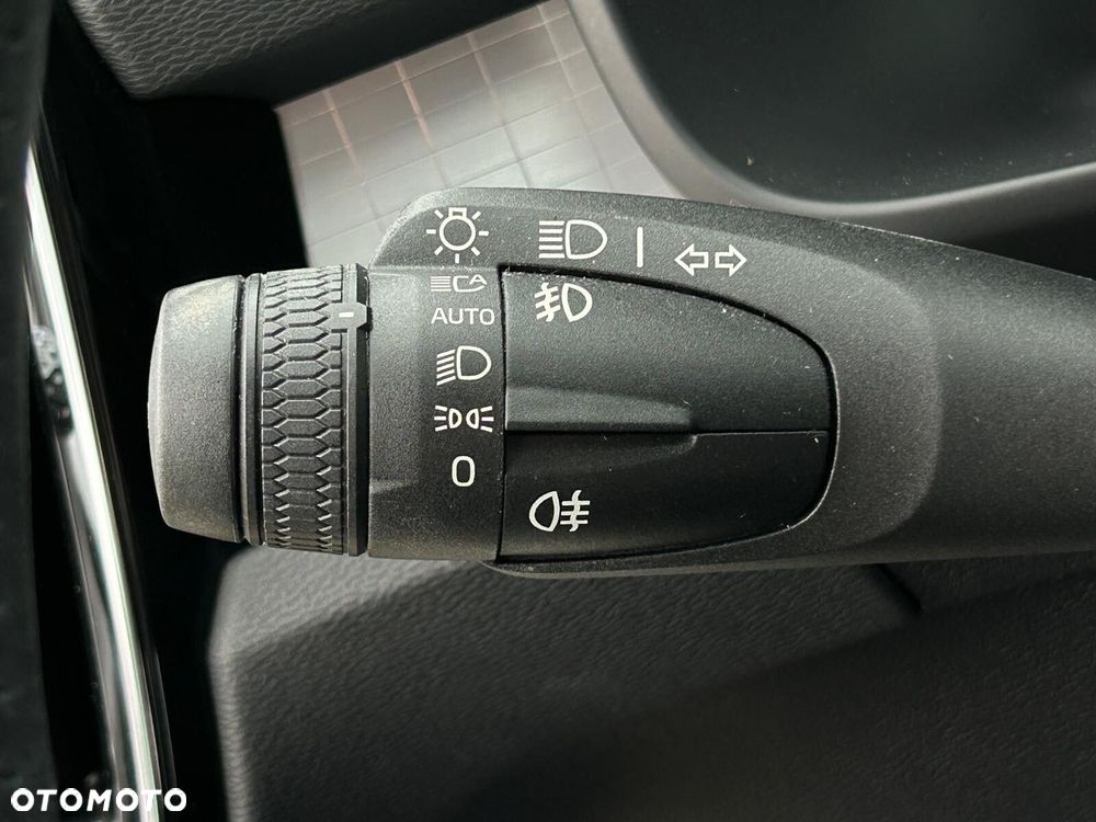 Volvo XC 40 T3 Momentum - 21