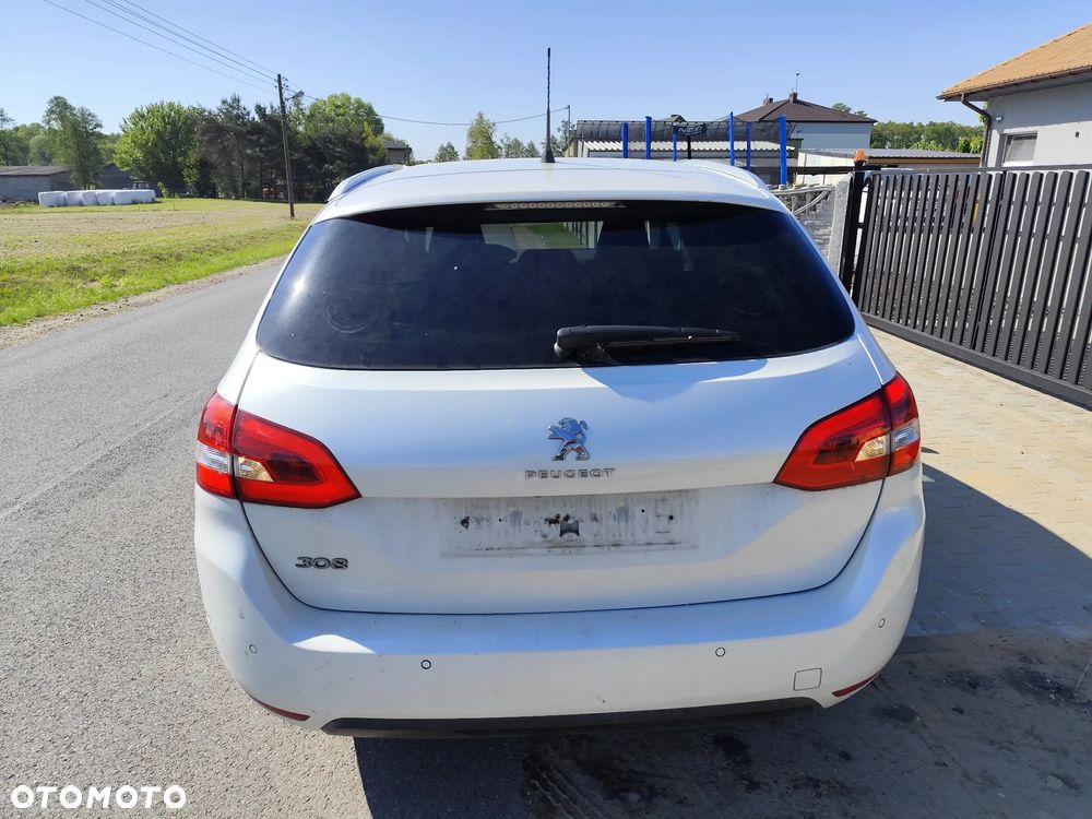 Peugeot 308 1.2 PureTech Allure S&S EAT8 - 5