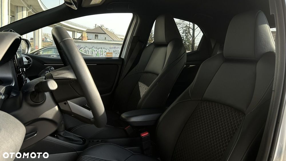 Toyota Yaris Hybrid 1.5 Executive - 14