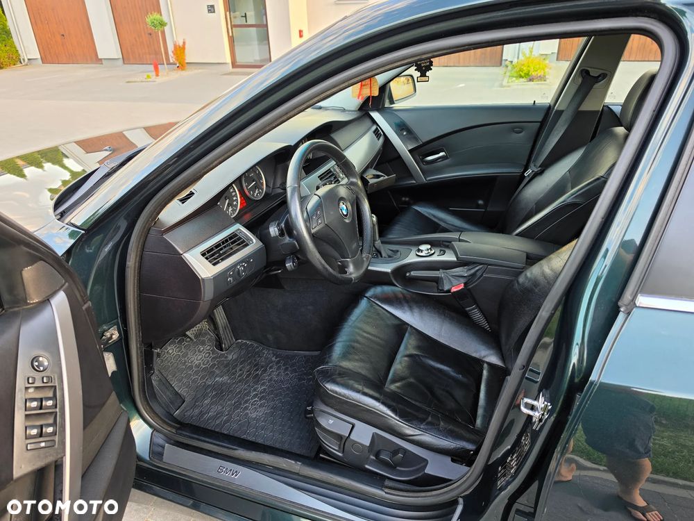 BMW Seria 5 525d - 5