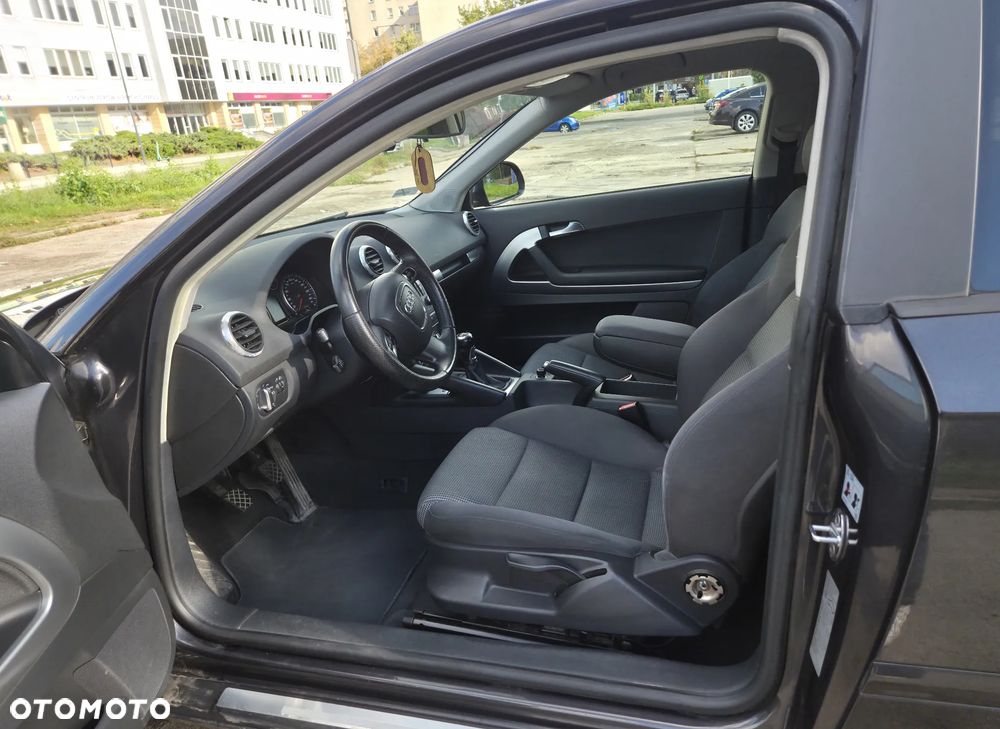 Audi A3 3-drzwiowe 1.6 TDI DPF Ambition - 11
