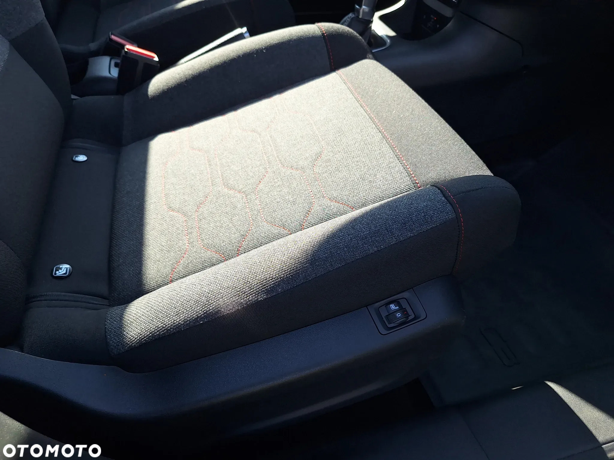 Citroën C3 1.2 PureTech Shine S&S EAT6 - 26