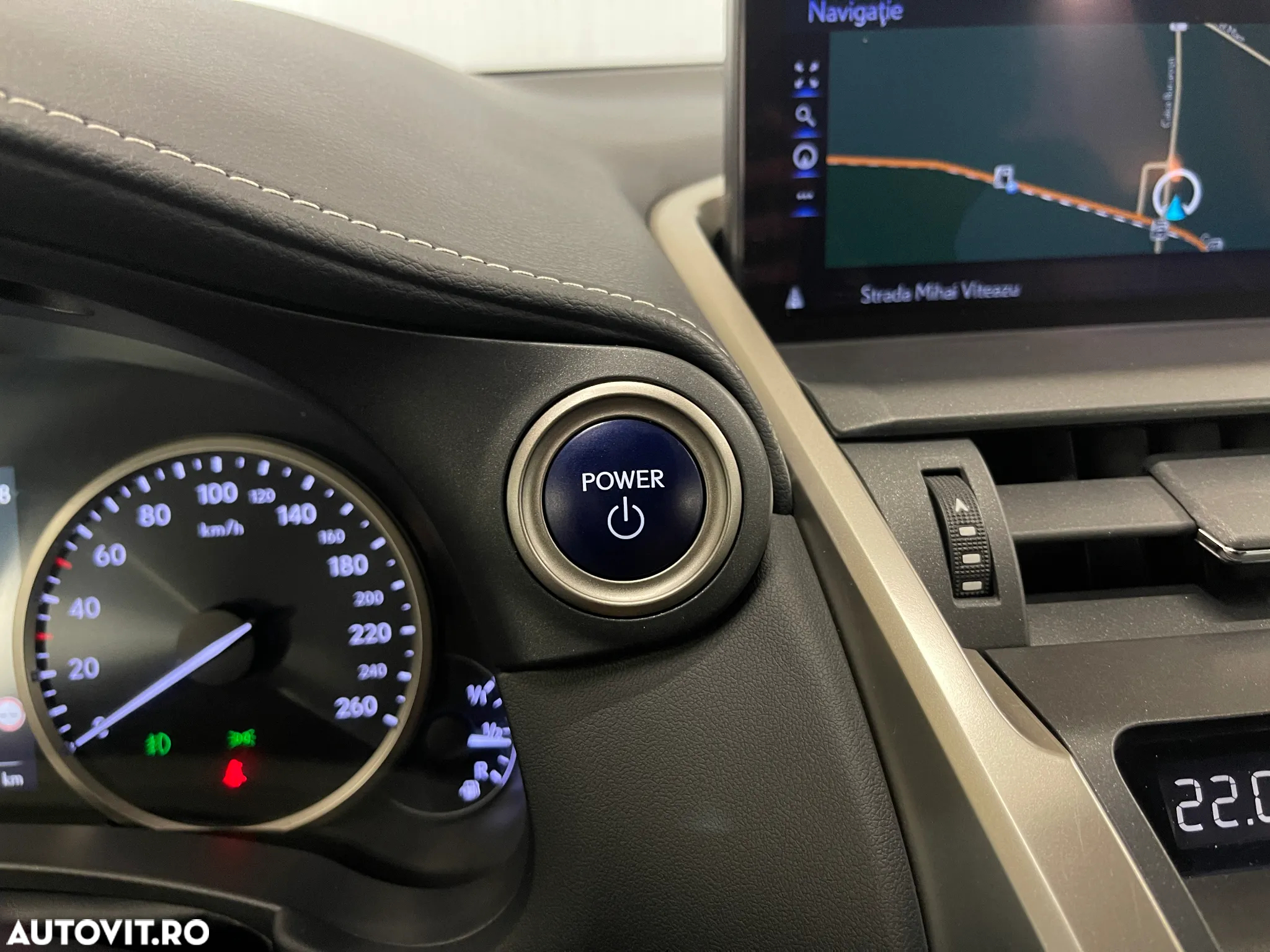 Lexus Seria NX 300h AWD Business - 23