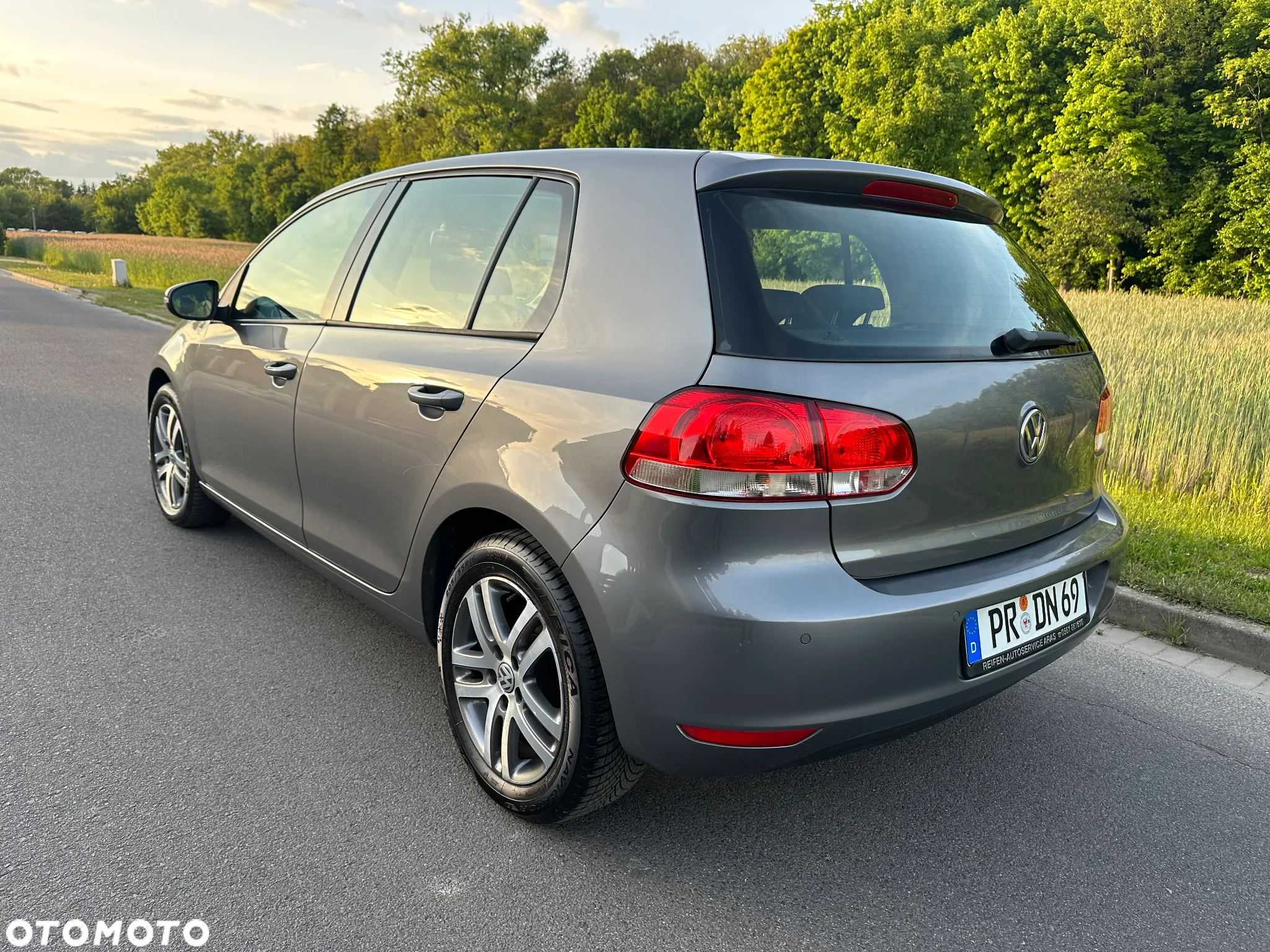 Volkswagen Golf 1.6 Trendline - 2